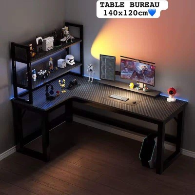 Grand Bureau d’Angle Noir 140x120 cm – Surface Imitation Carbone, Cadre Métal, avec Étagères